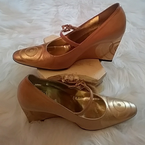 Fendi Gold Embossed Wedge Heels - Picture 4 of 6